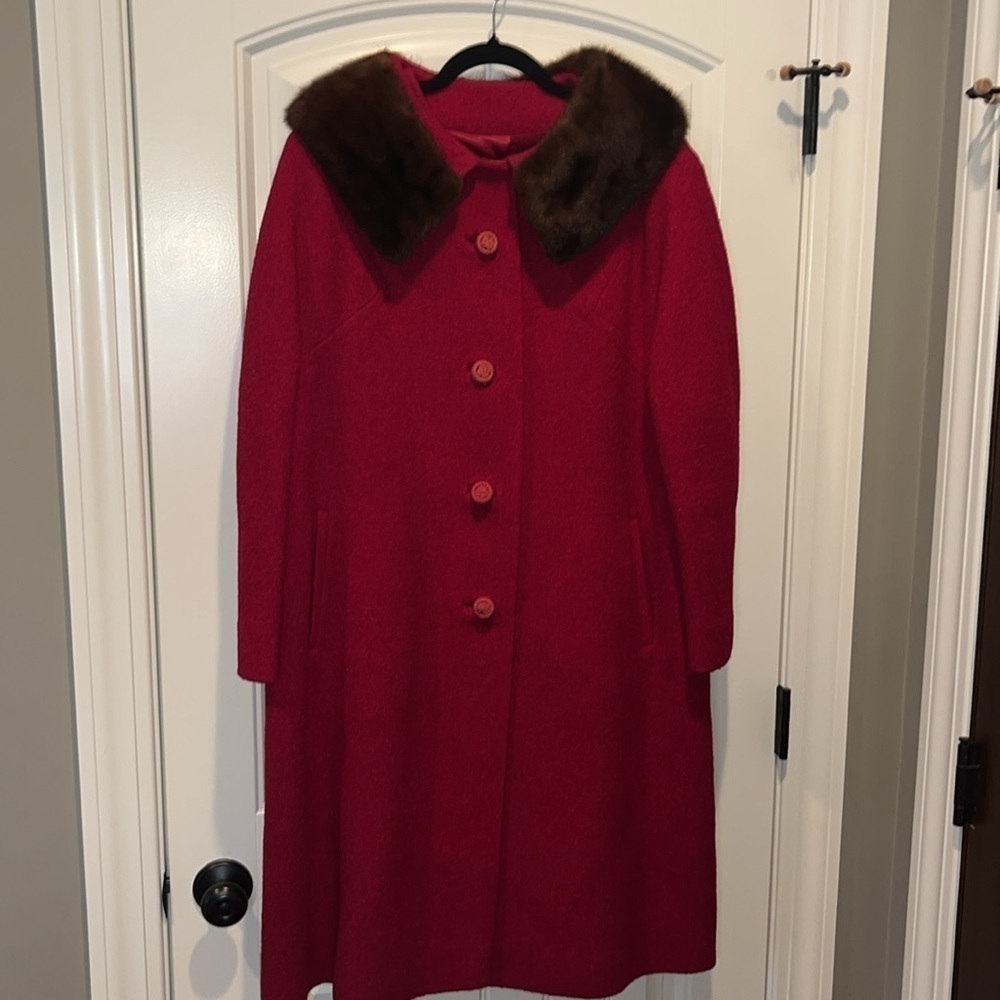 Stunning Union made vintage red peacoat fur collar glamorous holiday classic XL